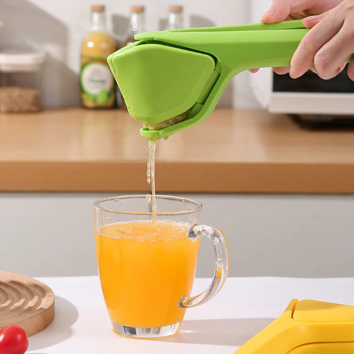 SqueezeCitruz™ - Easy Squeeze Lemon Juicer - Heimnova