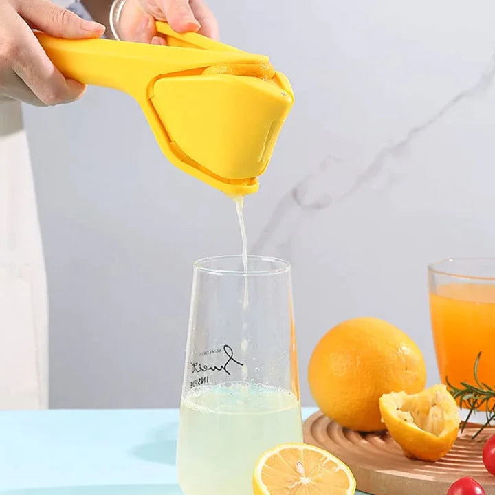 SqueezeCitruz™ - Easy Squeeze Lemon Juicer - Heimnova